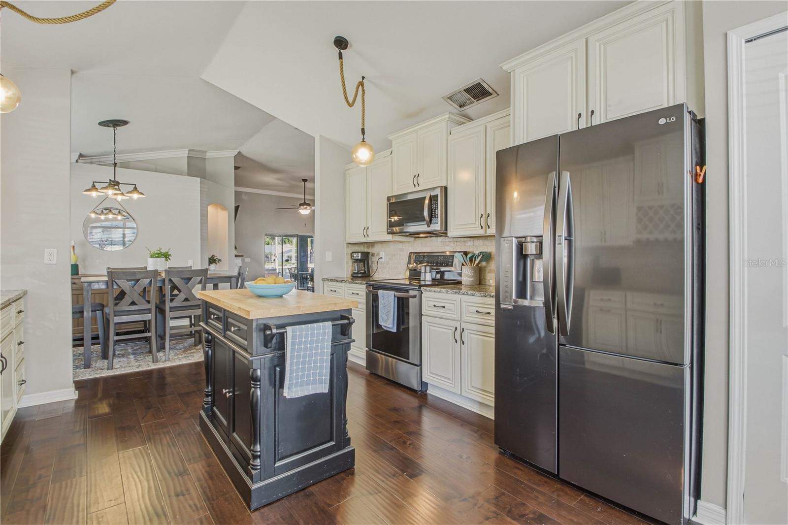 Image 13 of 44 For 10215 Charleston Corner Road