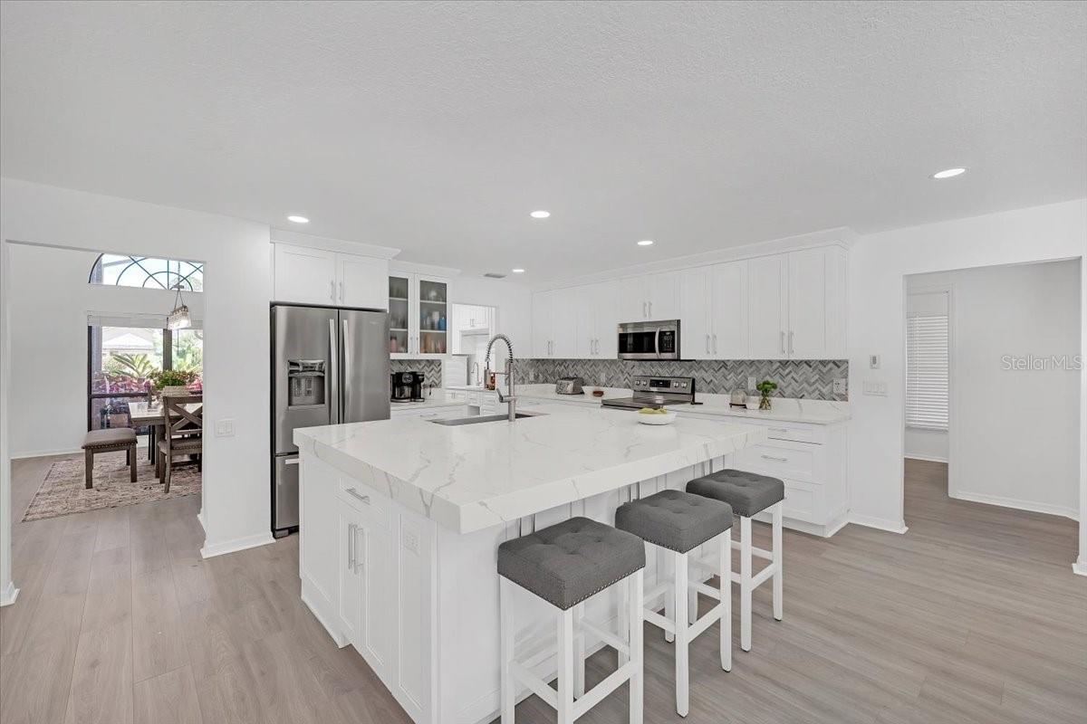 Image 12 of 37 For 6210 Iroquois Court