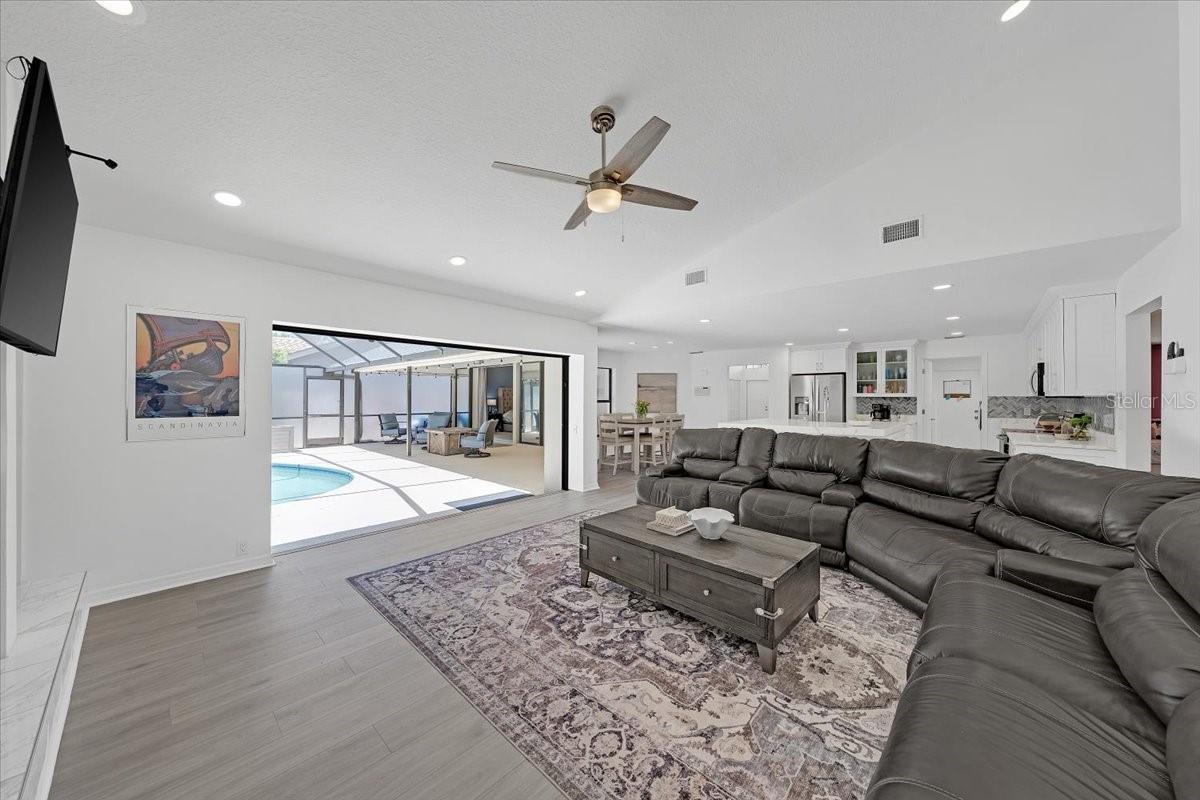 Image 16 of 37 For 6210 Iroquois Court