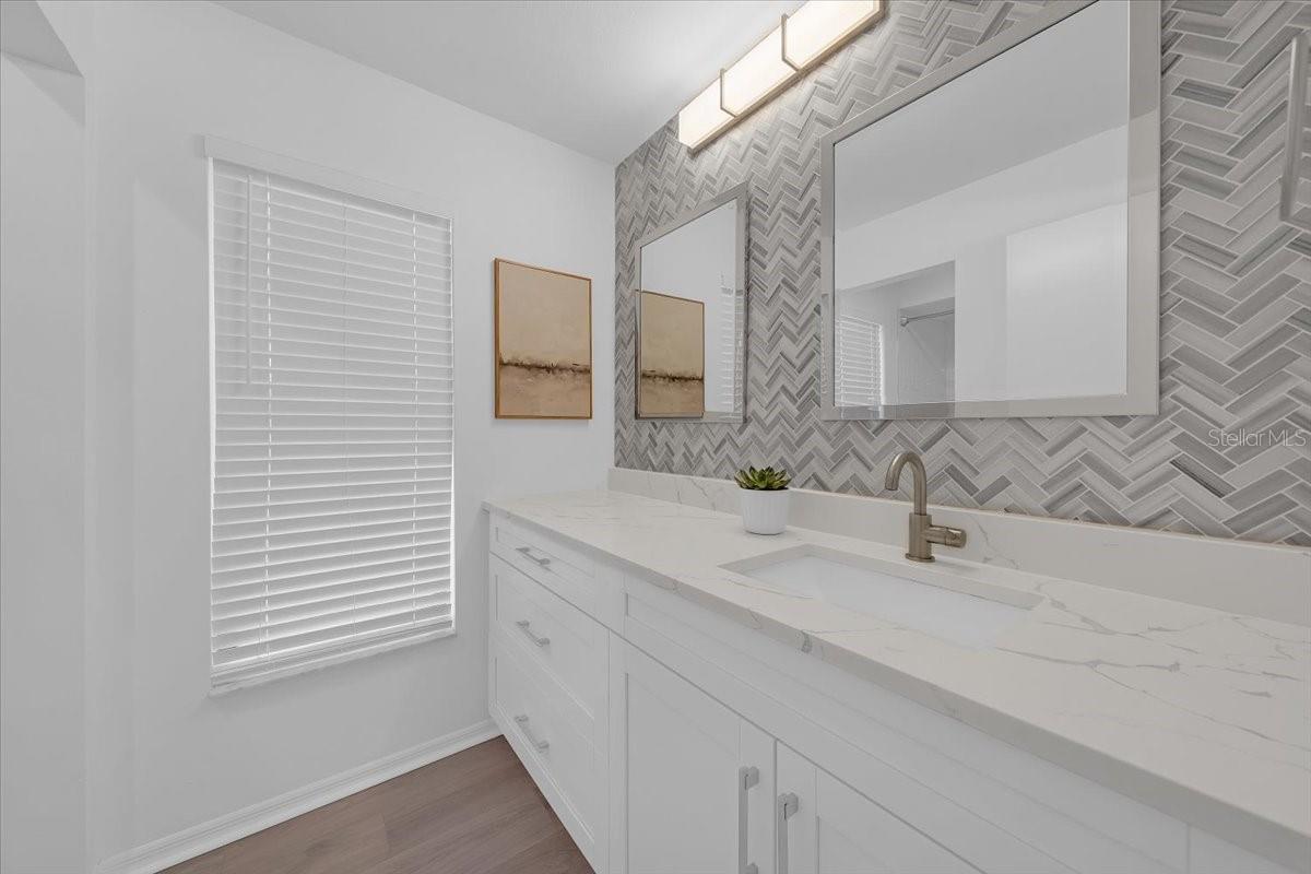 Image 21 of 37 For 6210 Iroquois Court