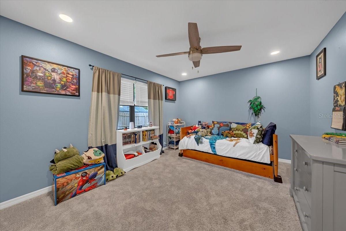 Image 22 of 37 For 6210 Iroquois Court