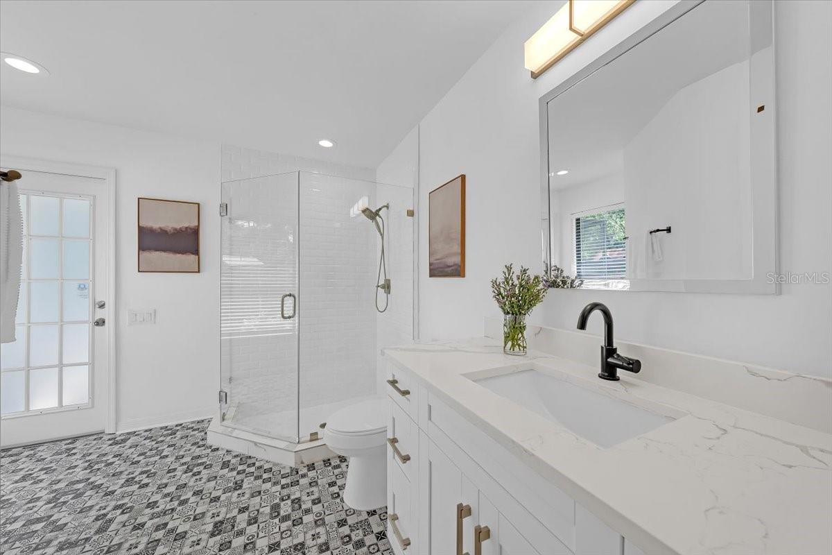 Image 23 of 37 For 6210 Iroquois Court