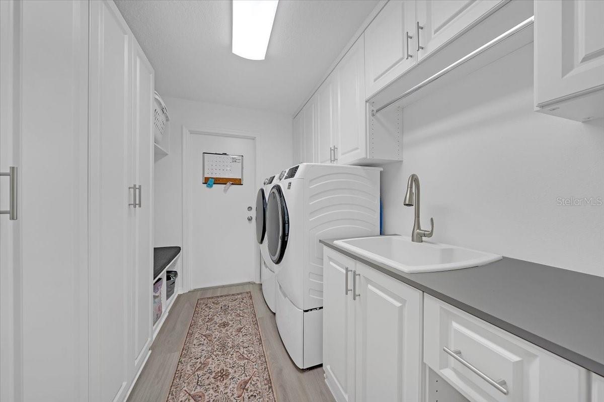 Image 25 of 37 For 6210 Iroquois Court