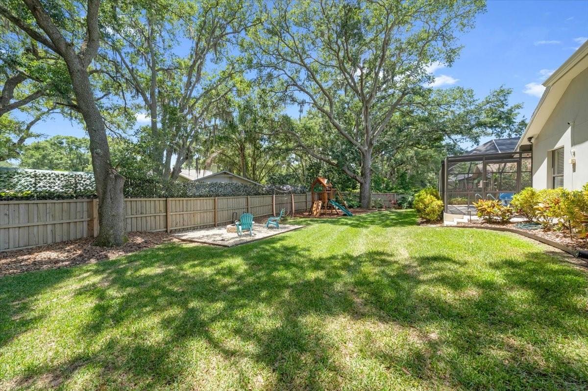 Image 29 of 37 For 6210 Iroquois Court