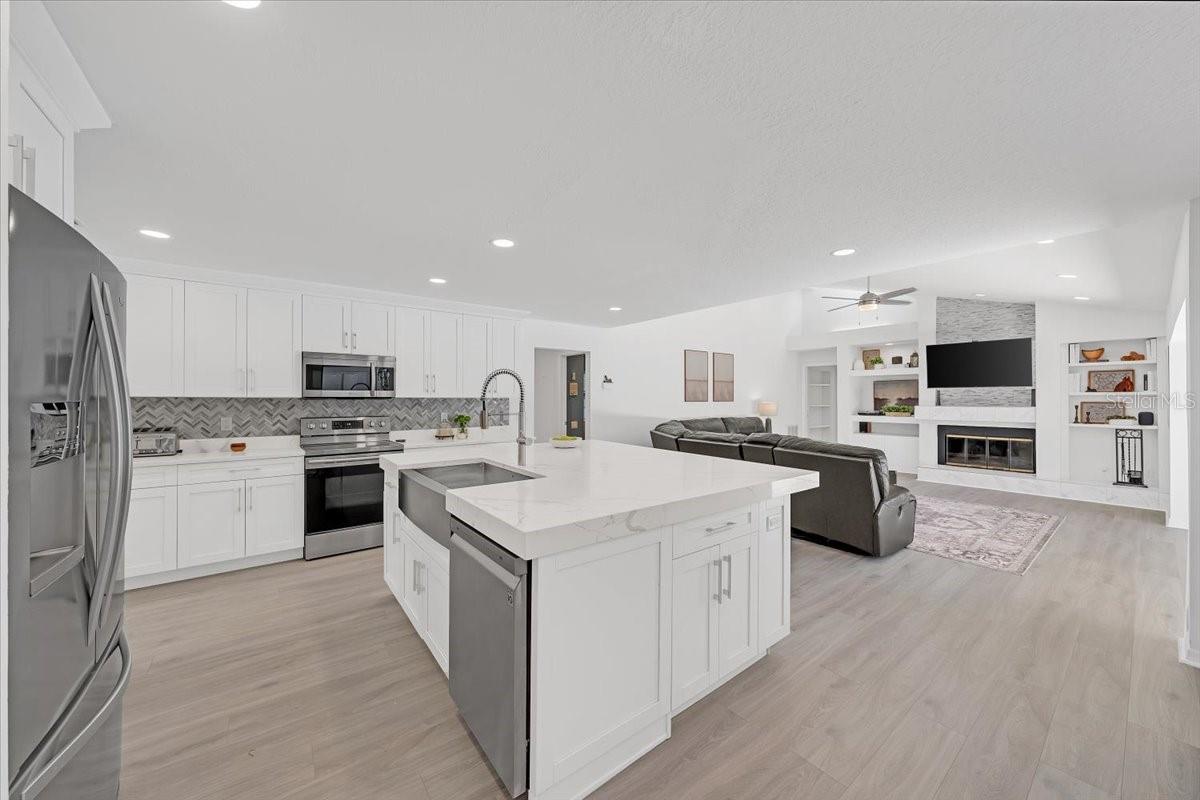 Image 5 of 37 For 6210 Iroquois Court