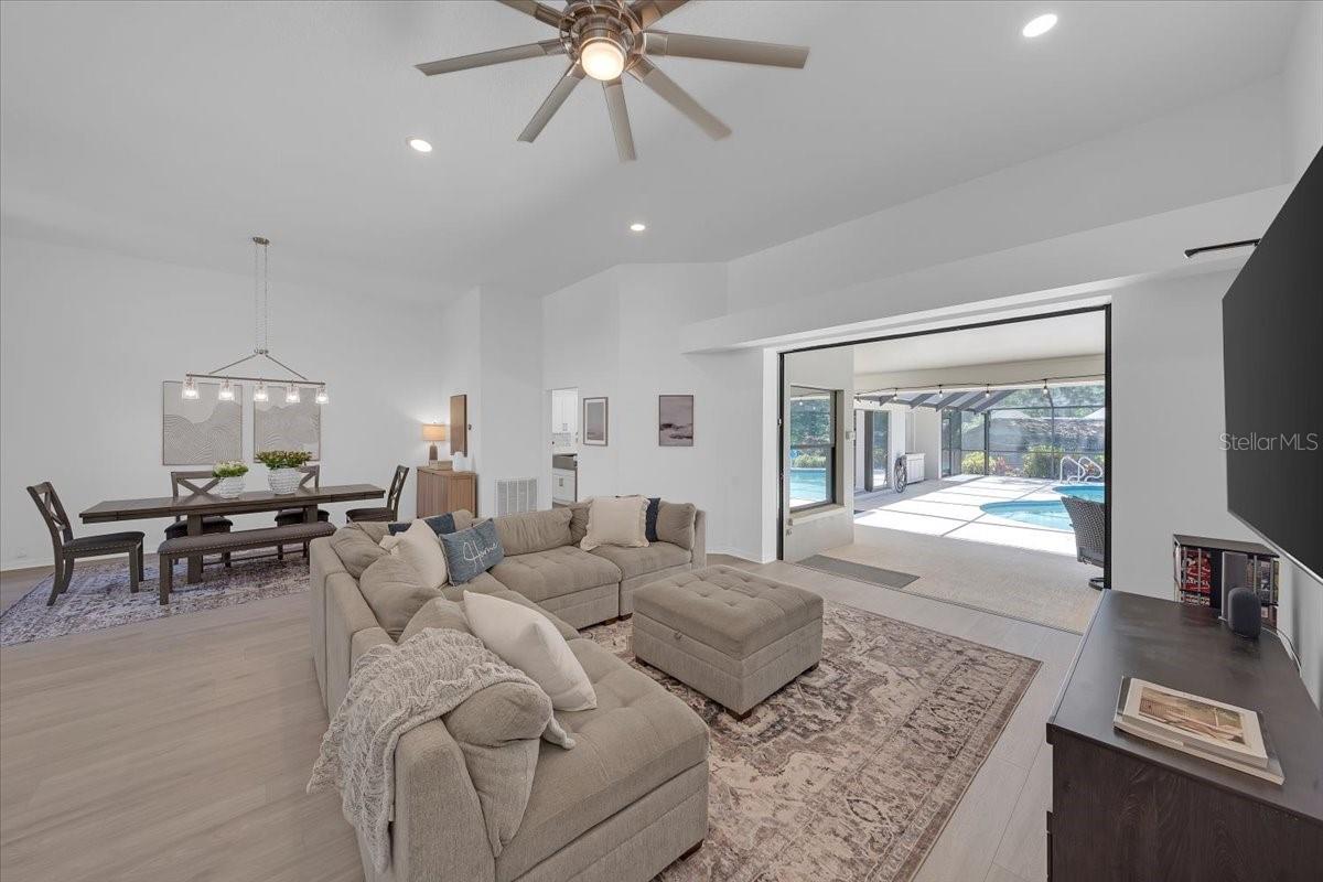 Image 6 of 37 For 6210 Iroquois Court