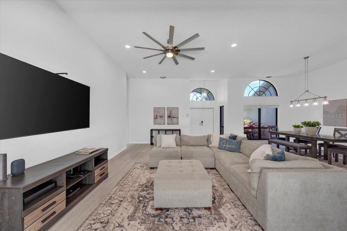 Image 8 of 37 For 6210 Iroquois Court