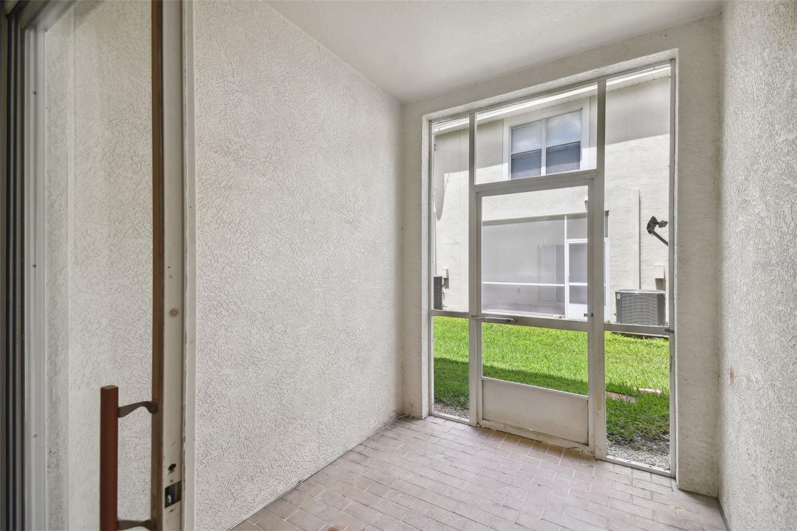 Image 33 of 40 For 3430 High Hampton Circle