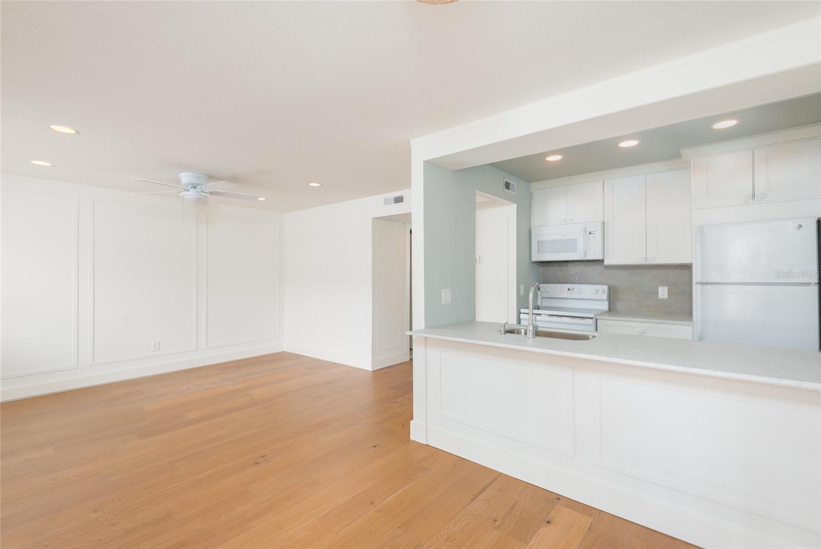 Image 10 of 19 For 525 Lincoln Avenue 106