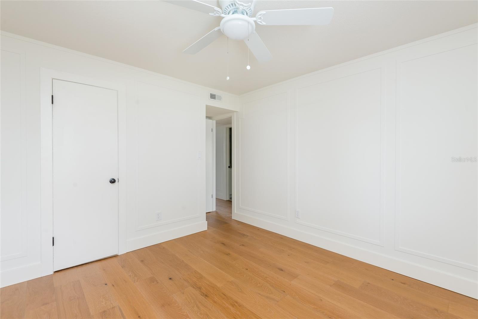 Image 18 of 19 For 525 Lincoln Avenue 106