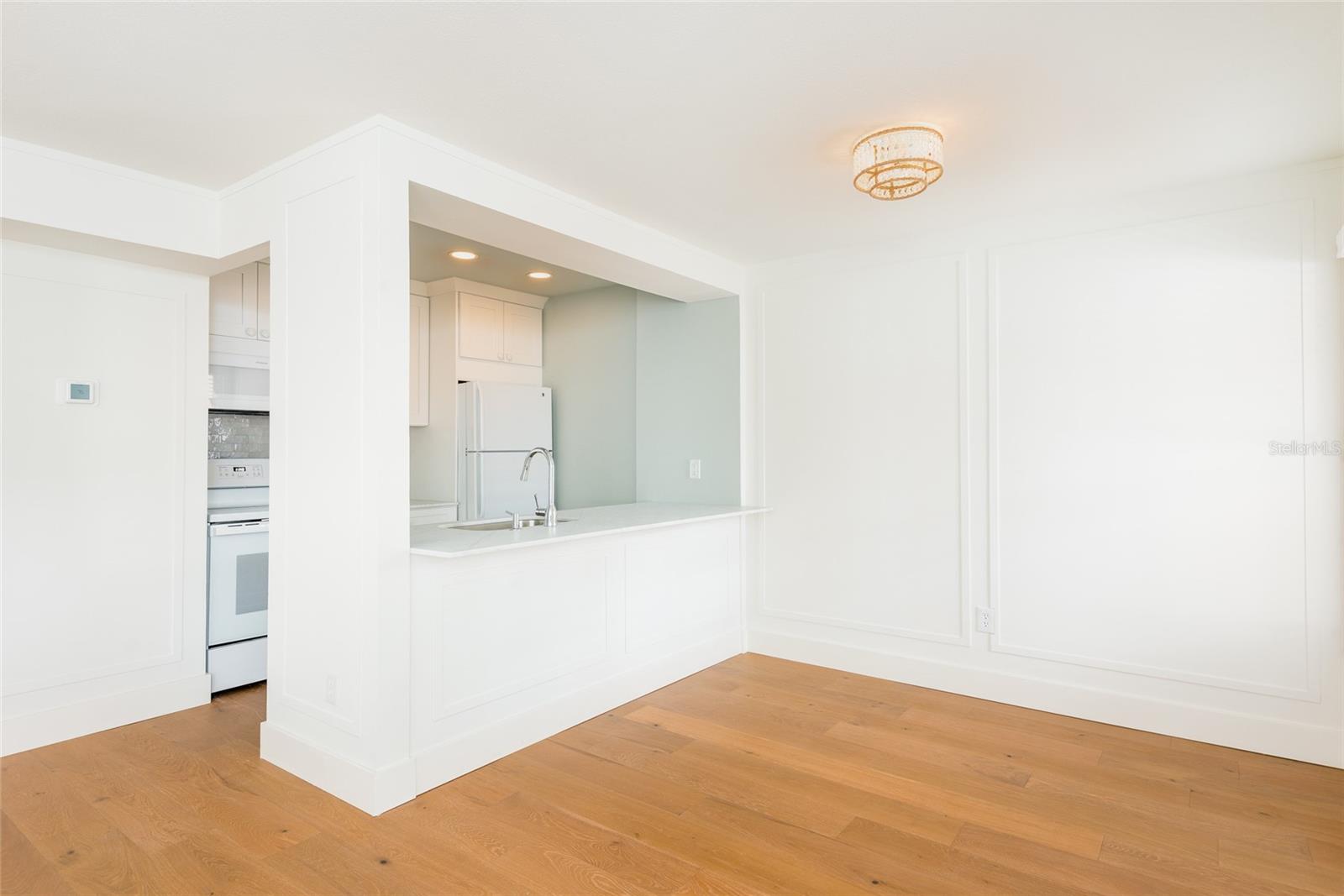 Image 4 of 19 For 525 Lincoln Avenue 106