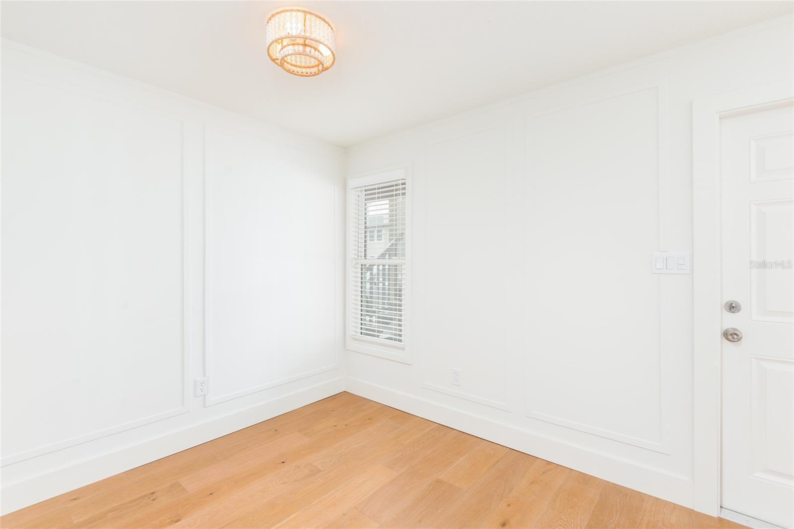 Image 5 of 19 For 525 Lincoln Avenue 106