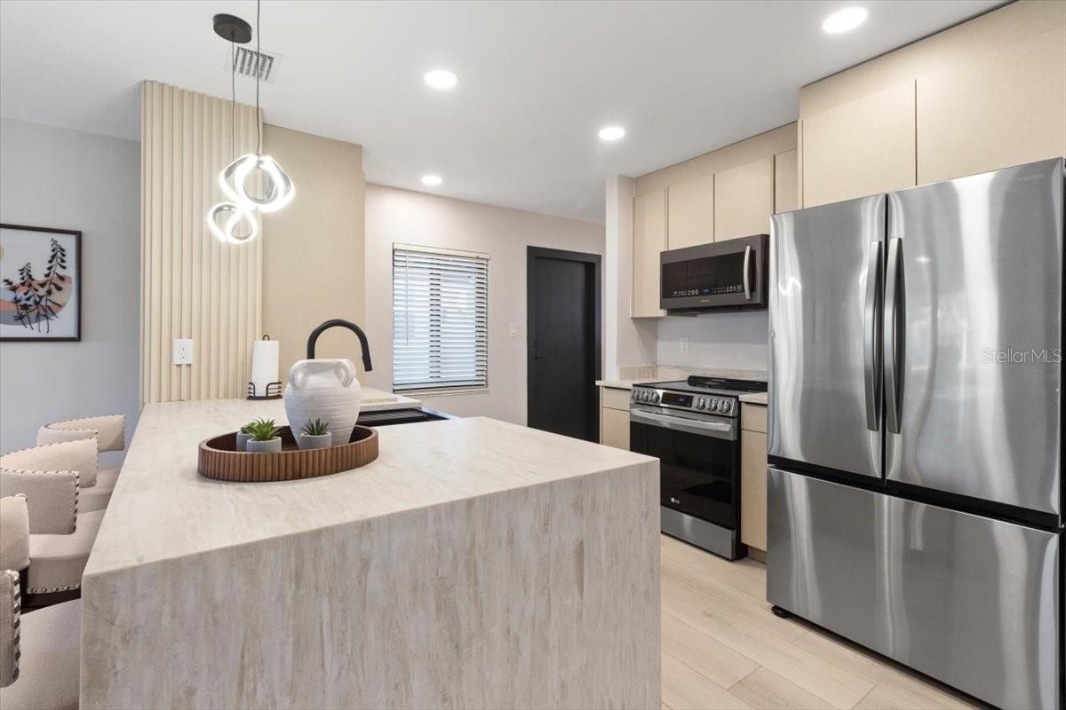 Image 11 of 25 For 312 Lincoln Ave