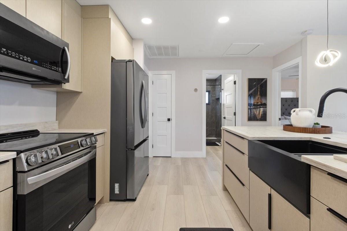 Image 12 of 25 For 312 Lincoln Ave