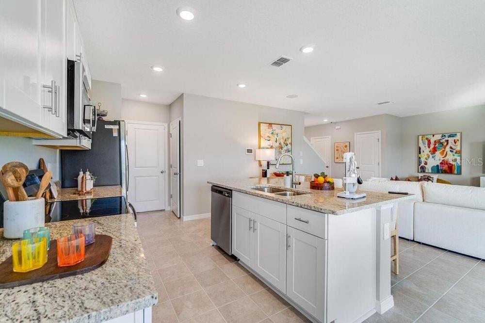 Image 8 of 31 For 13426 Camelot Court