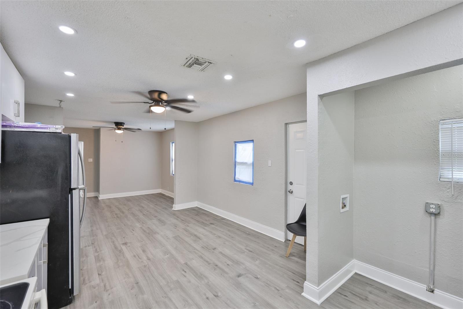 Listing photo id 8 for 4602 Courtland Street