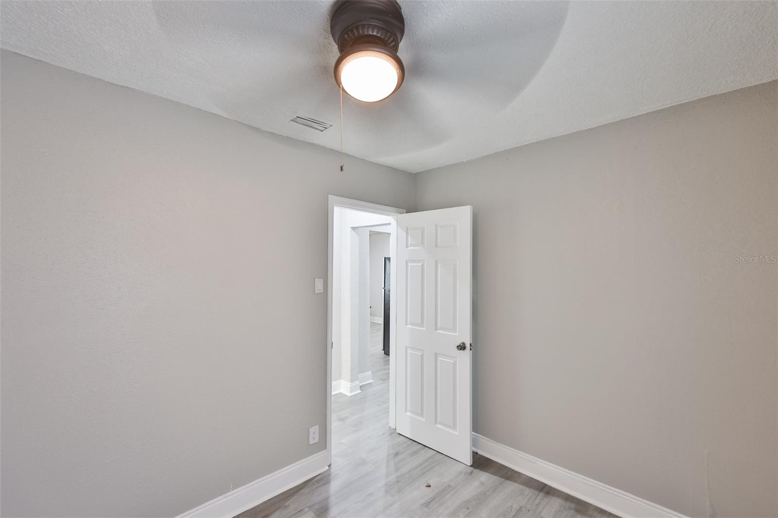 Listing photo id 15 for 4602 Courtland Street