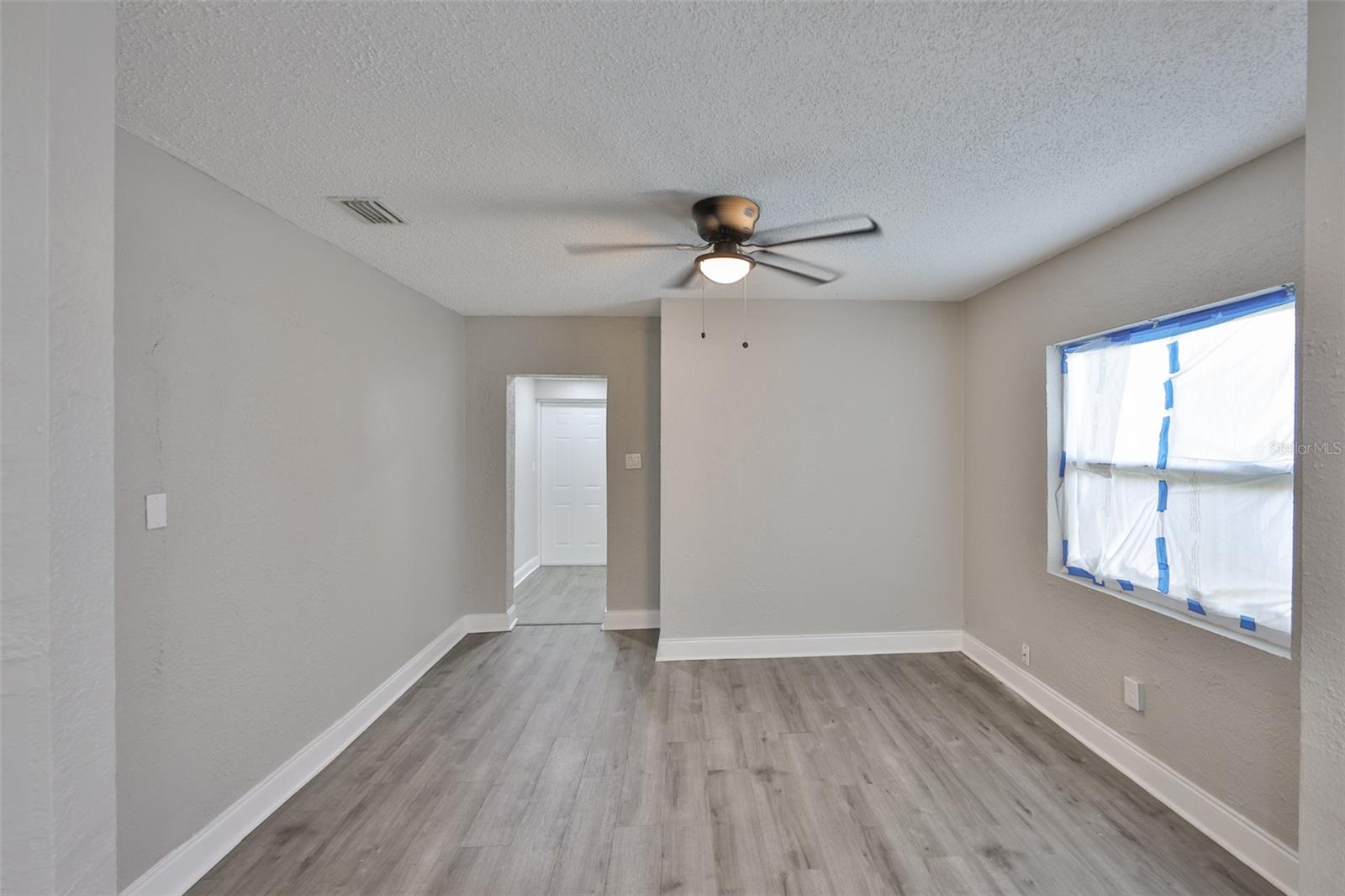 Listing photo id 2 for 4602 Courtland Street