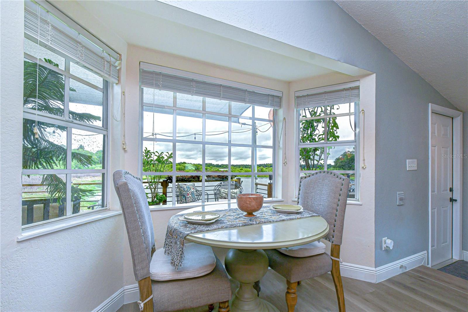 Image 12 of 32 For 1216 Brandon Lakes Avenue