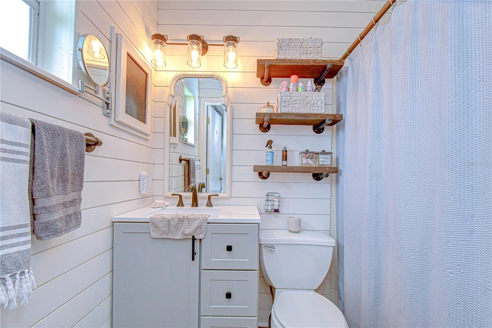 Image 15 of 32 For 1216 Brandon Lakes Avenue