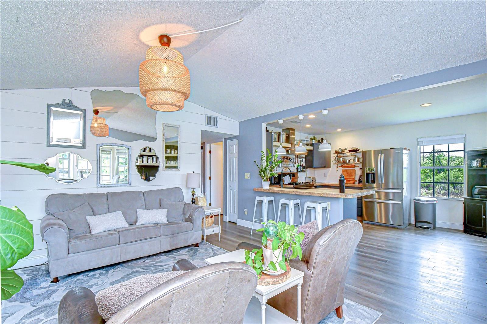 Image 6 of 32 For 1216 Brandon Lakes Avenue