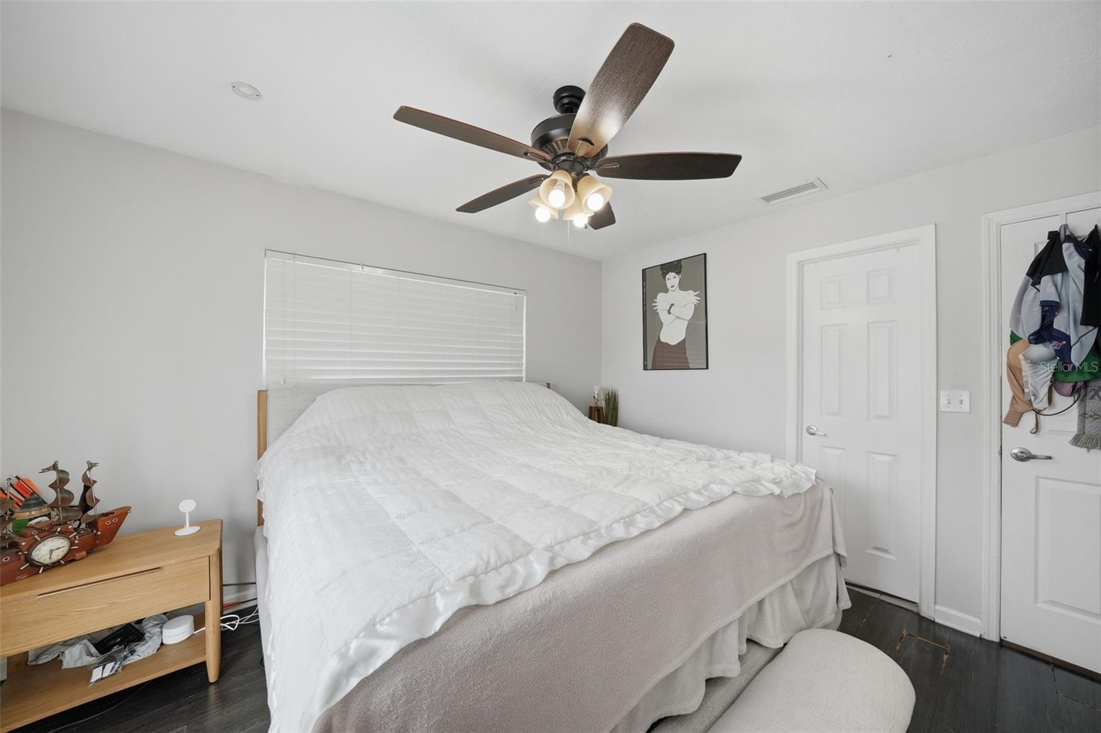 Image 17 of 43 For 15823 Redington Drive