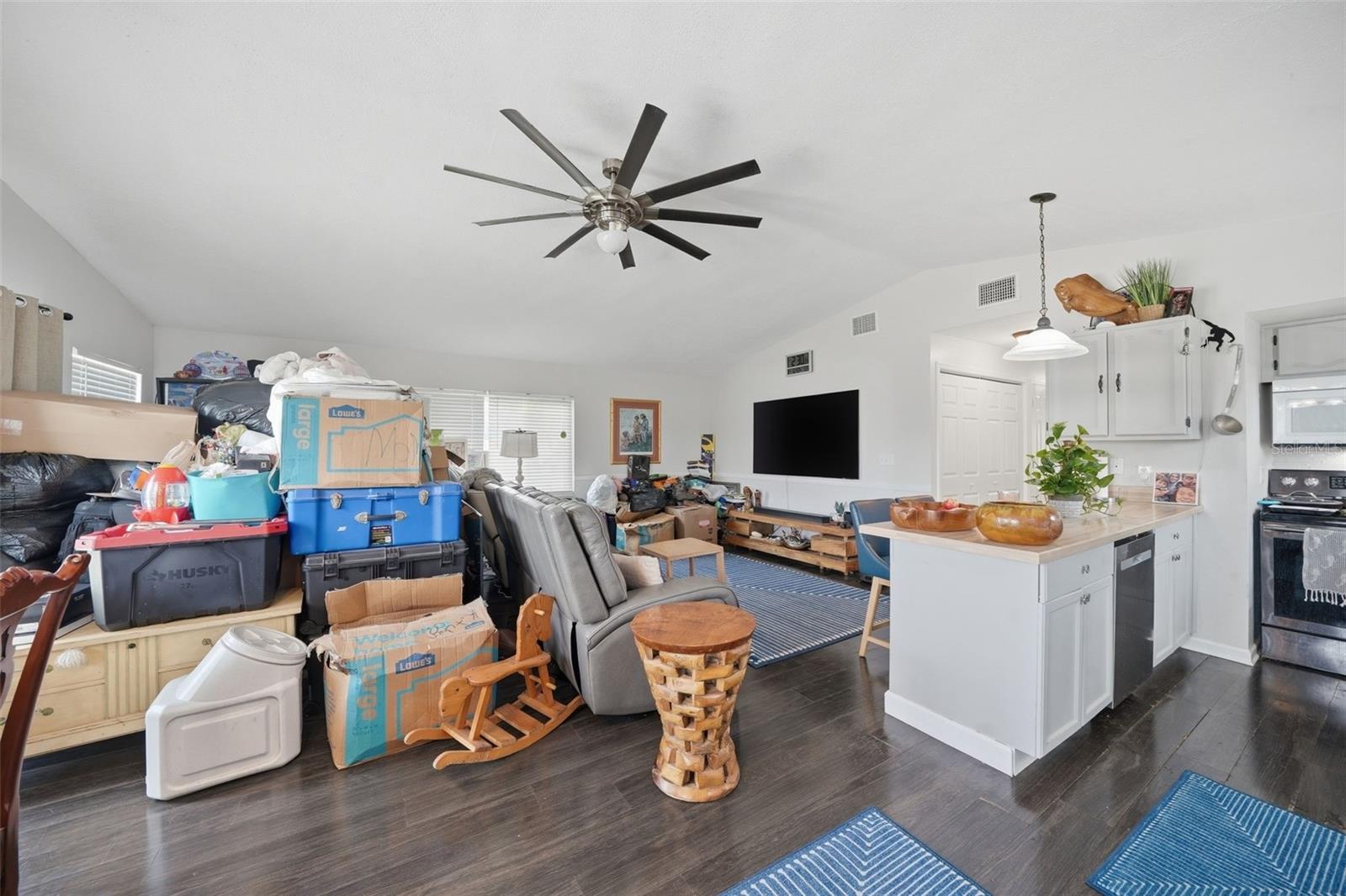 Image 6 of 43 For 15823 Redington Drive