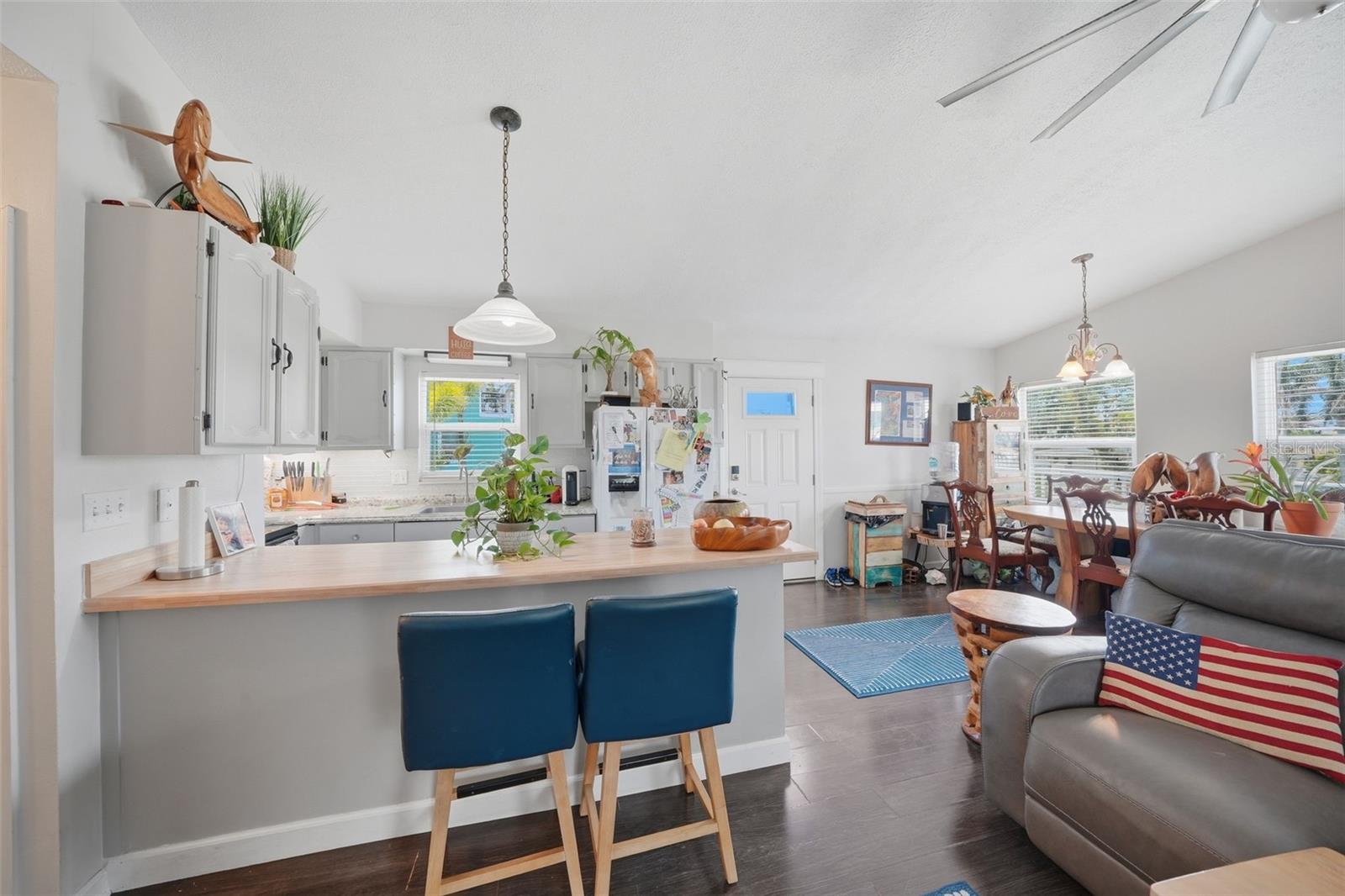 Image 8 of 43 For 15823 Redington Drive