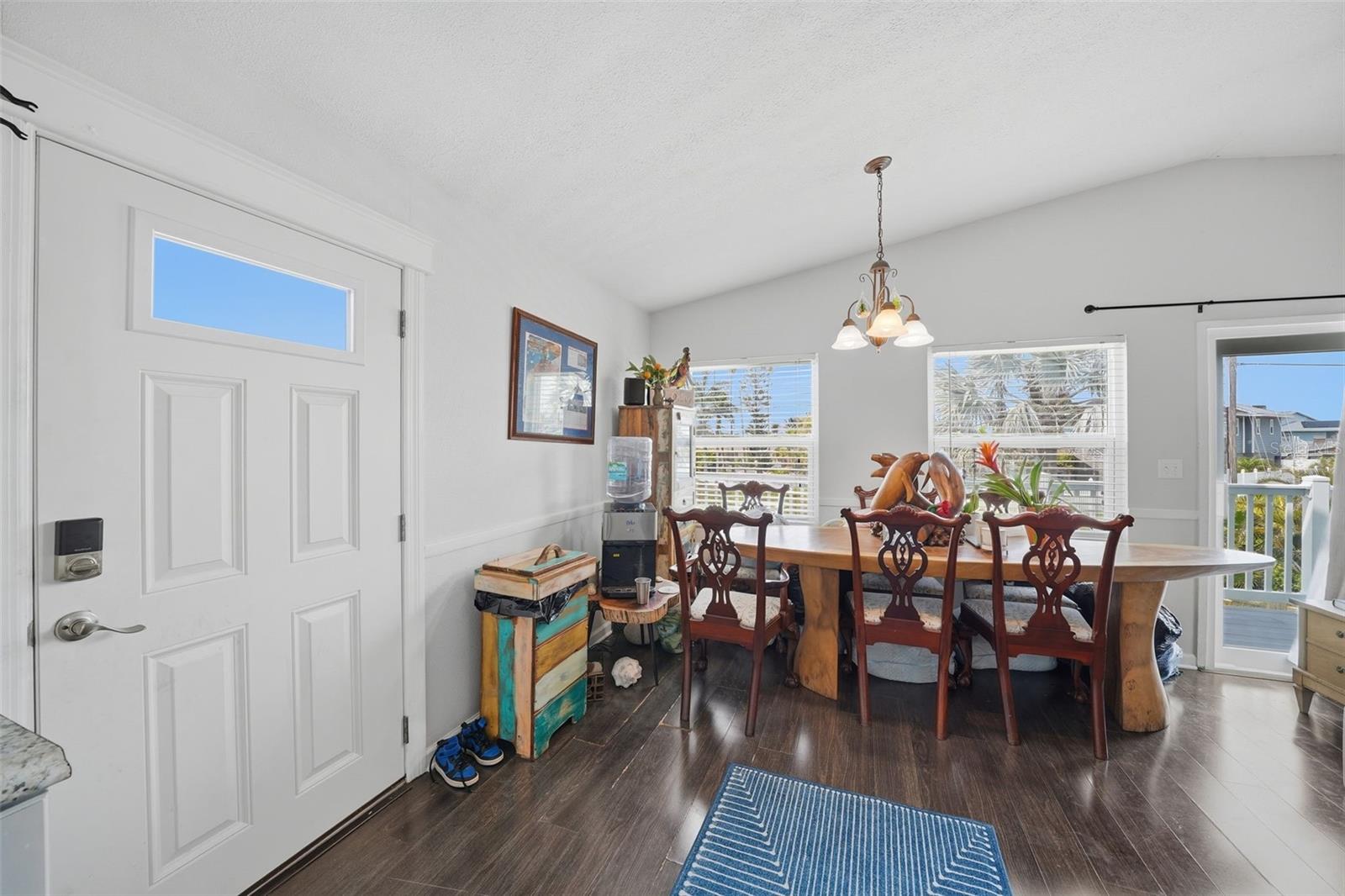 Image 9 of 43 For 15823 Redington Drive