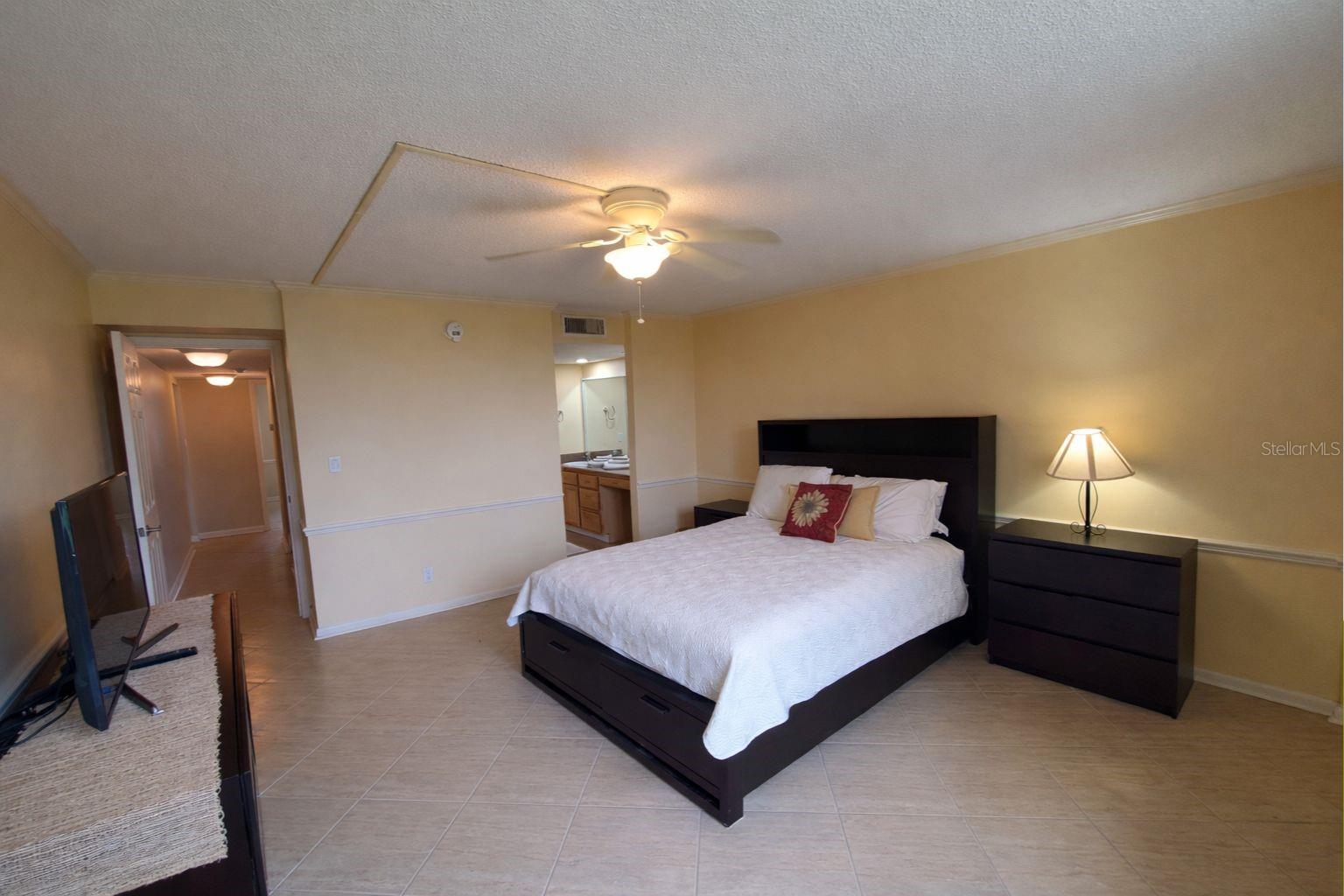 Image 12 of 33 For 2617 Cove Cay Drive 301