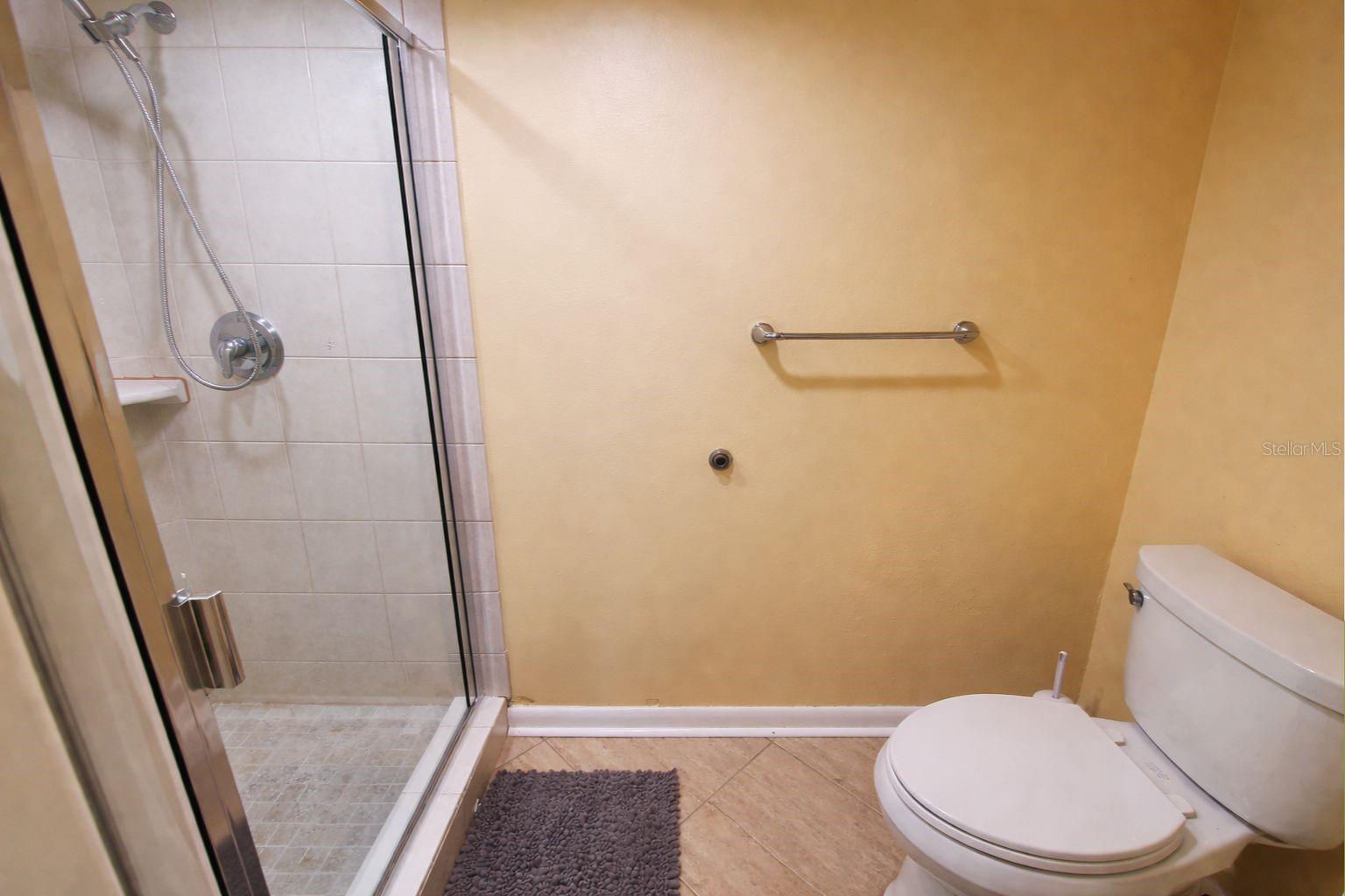 Image 14 of 33 For 2617 Cove Cay Drive 301