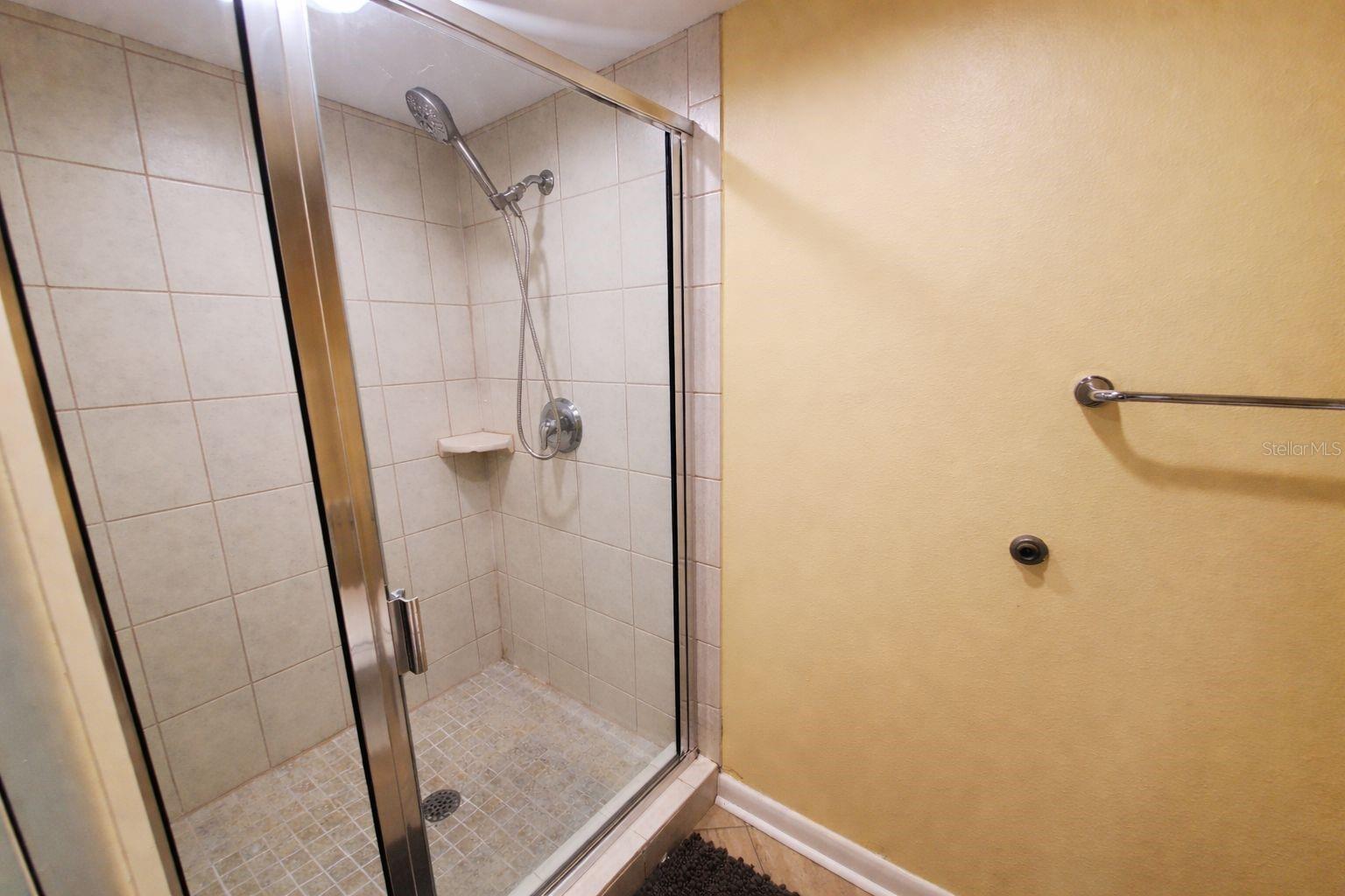 Image 15 of 33 For 2617 Cove Cay Drive 301