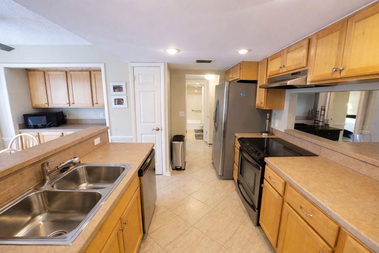 Image 3 of 33 For 2617 Cove Cay Drive 301