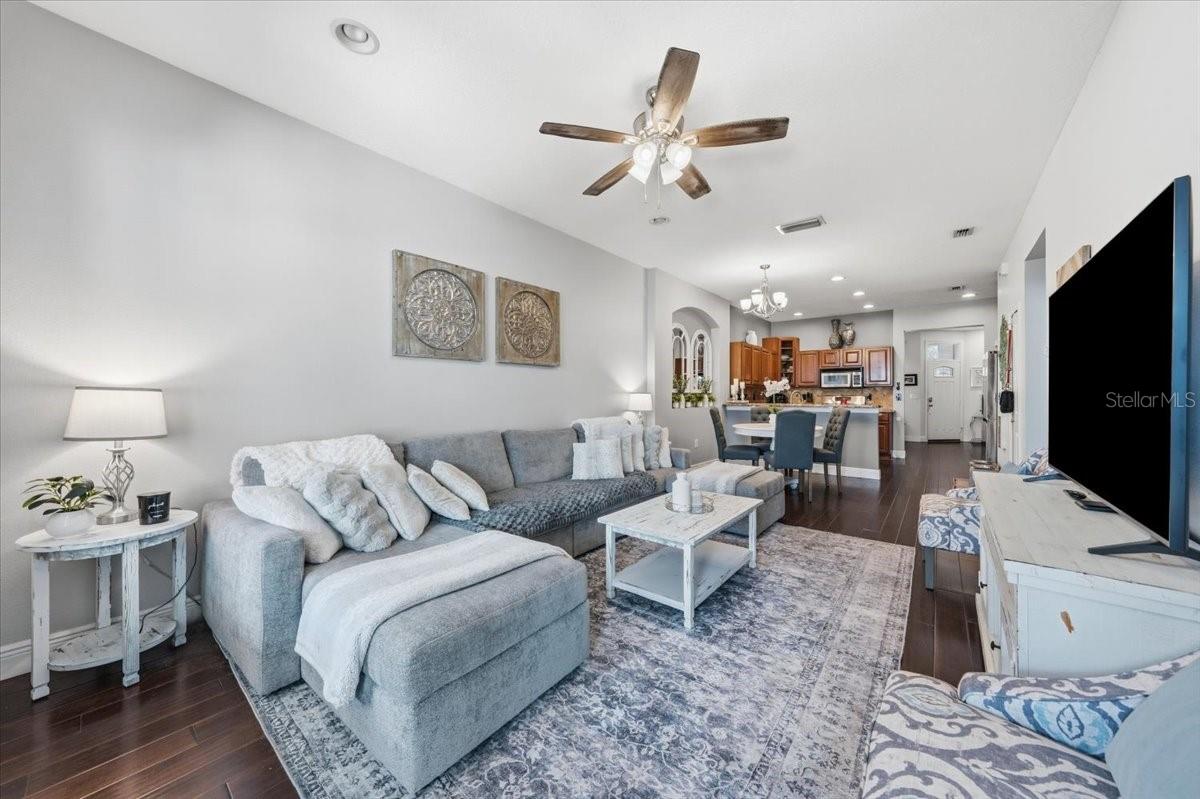Image 11 of 34 For 9606 Royce Drive