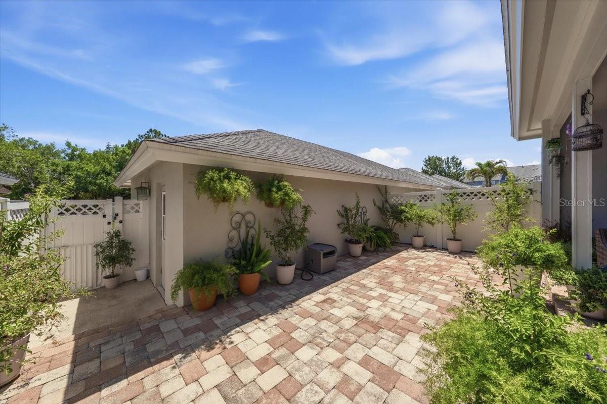 Image 23 of 34 For 9606 Royce Drive