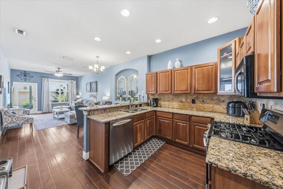 Image 6 of 34 For 9606 Royce Drive