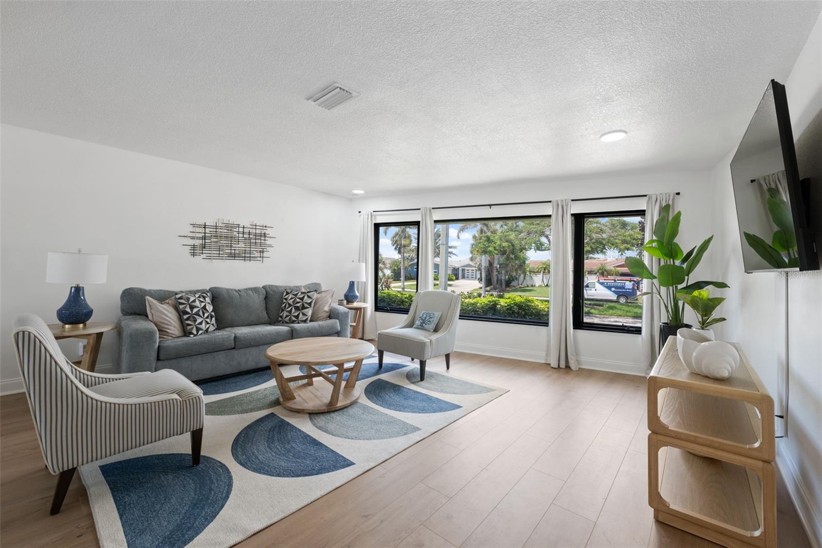 Image 18 of 81 For 900 79th Street S