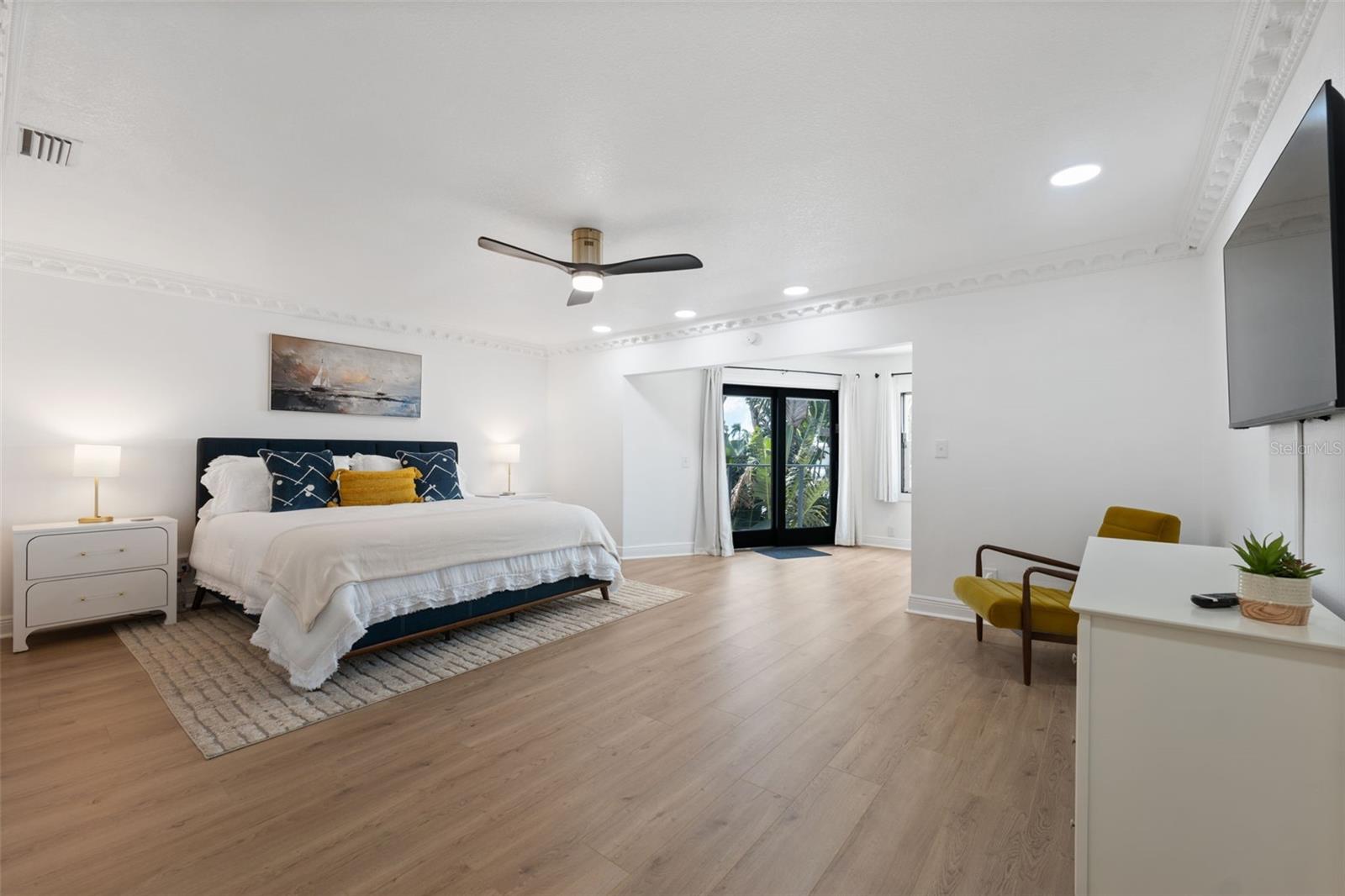 Image 32 of 81 For 900 79th Street S