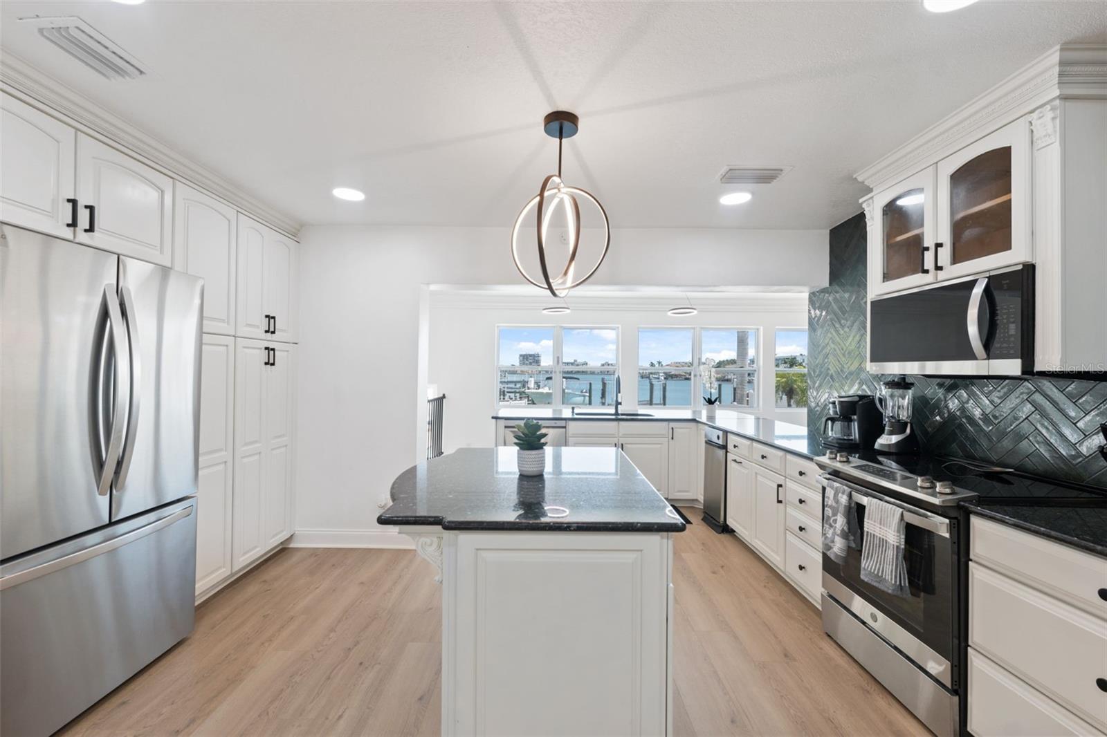 Image 6 of 81 For 900 79th Street S