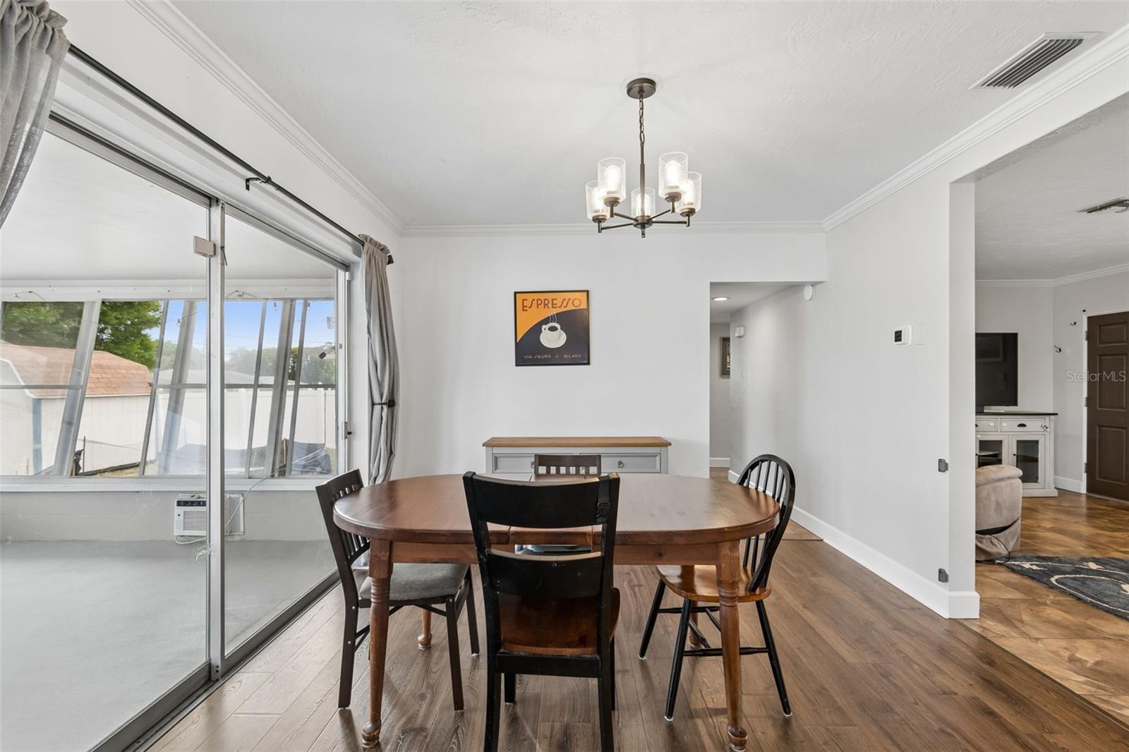 Listing photo id 8 for 3100 52nd Street N