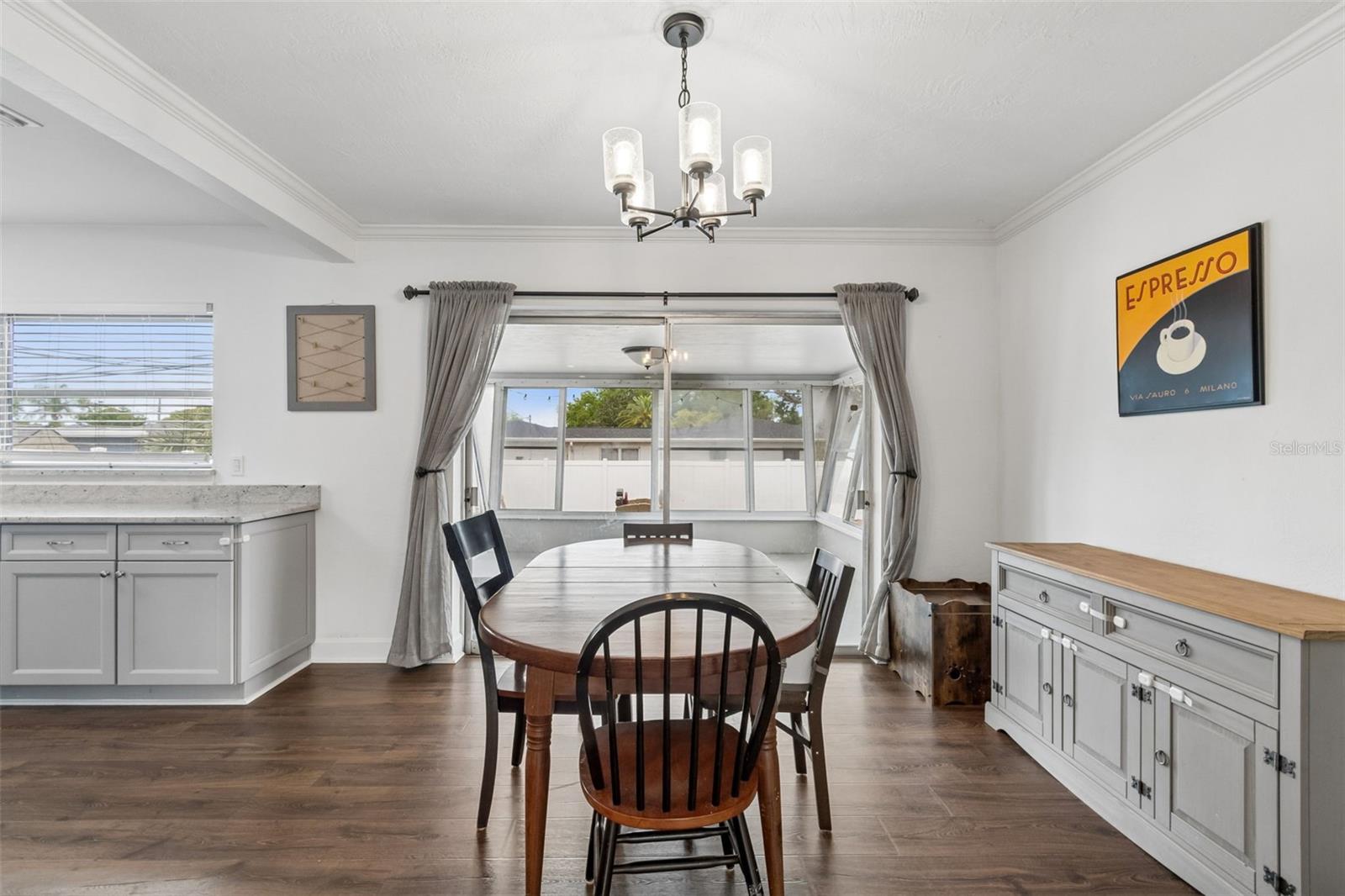 Listing photo id 9 for 3100 52nd Street N