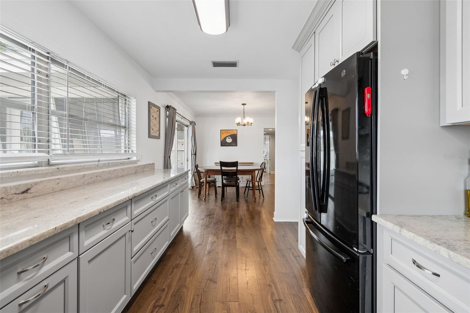 Listing photo id 13 for 3100 52nd Street N