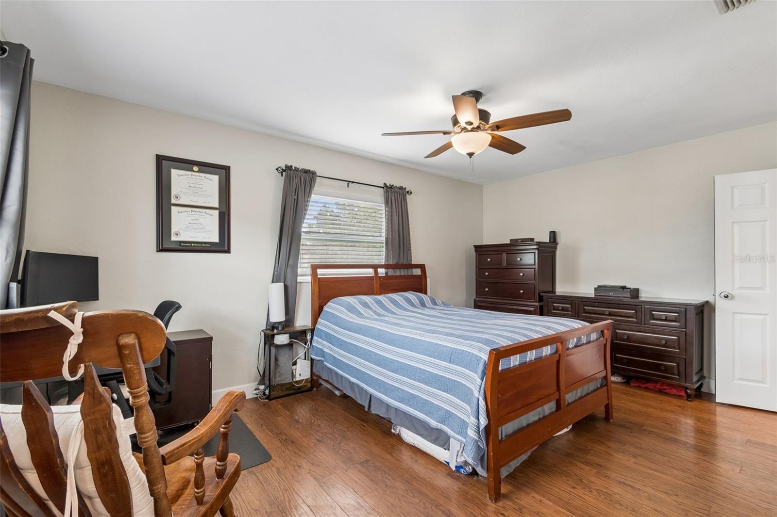 Listing photo id 19 for 3100 52nd Street N