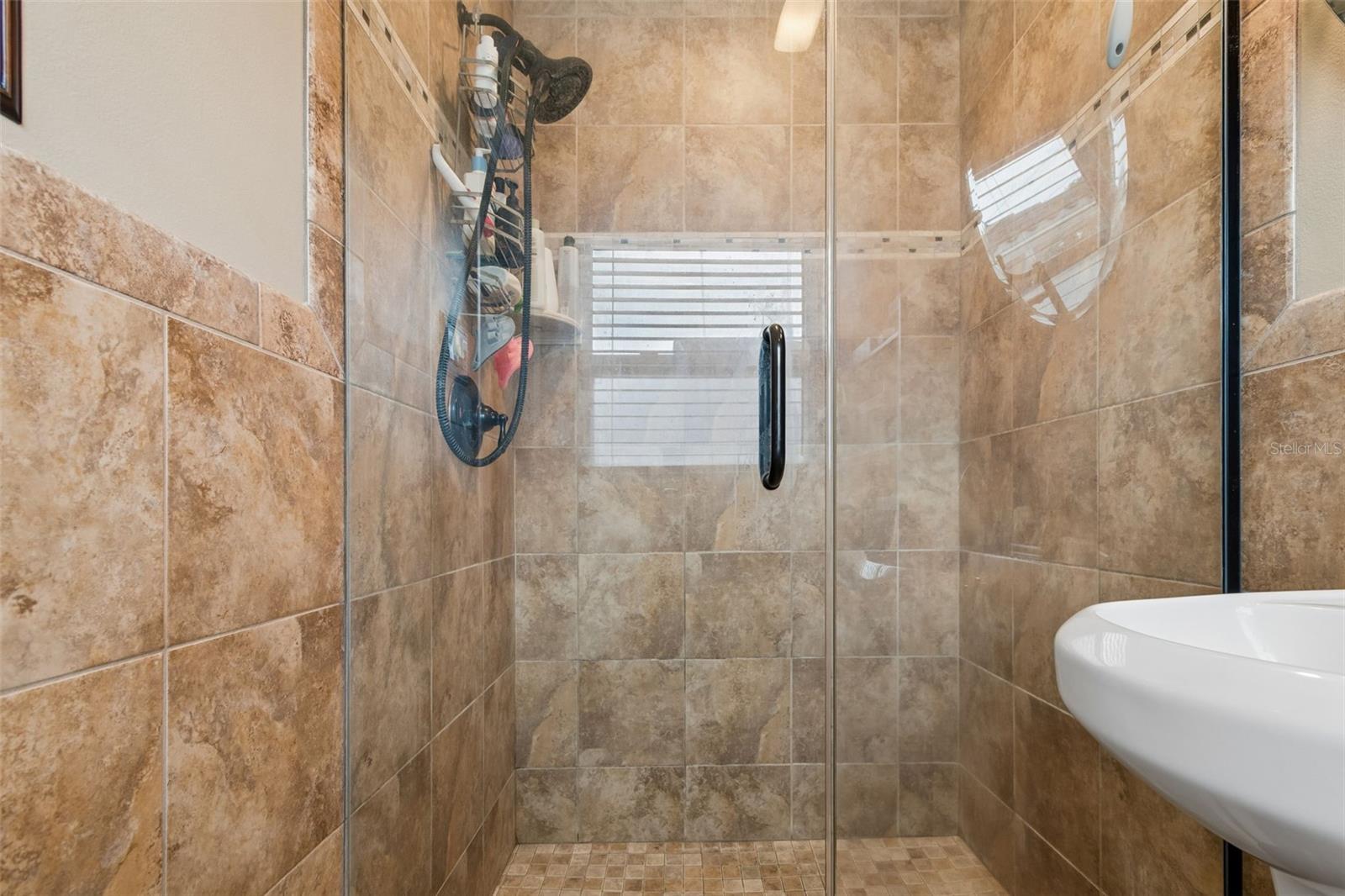 Listing photo id 21 for 3100 52nd Street N