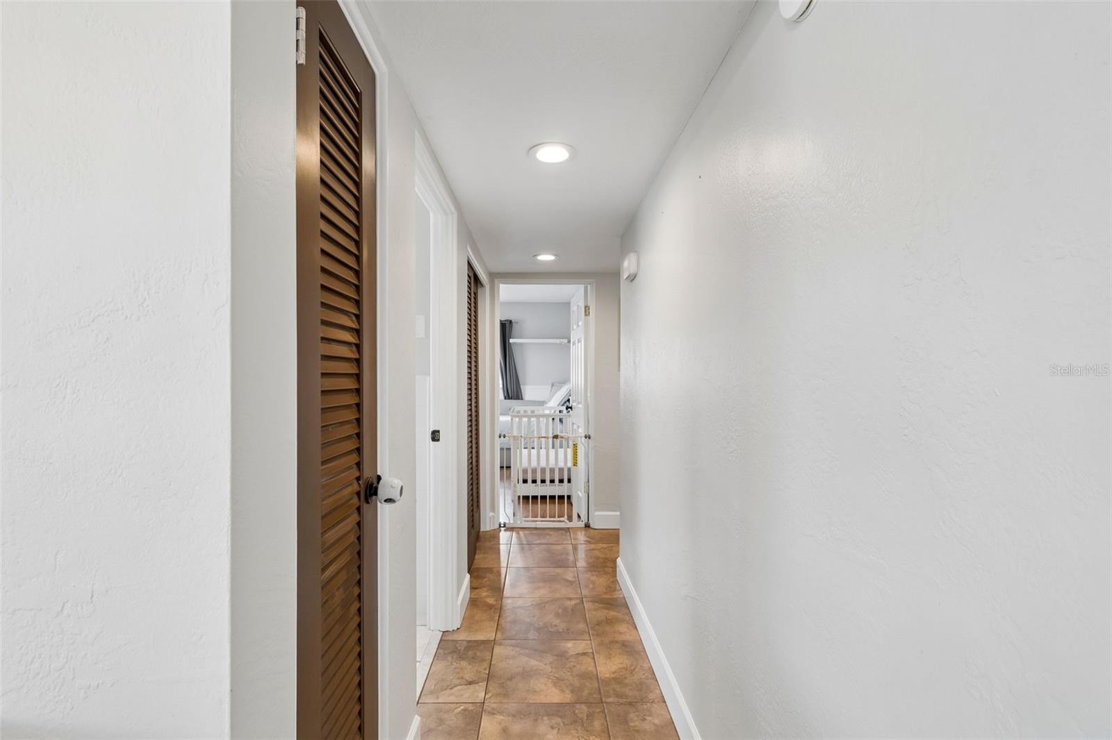 Listing photo id 27 for 3100 52nd Street N