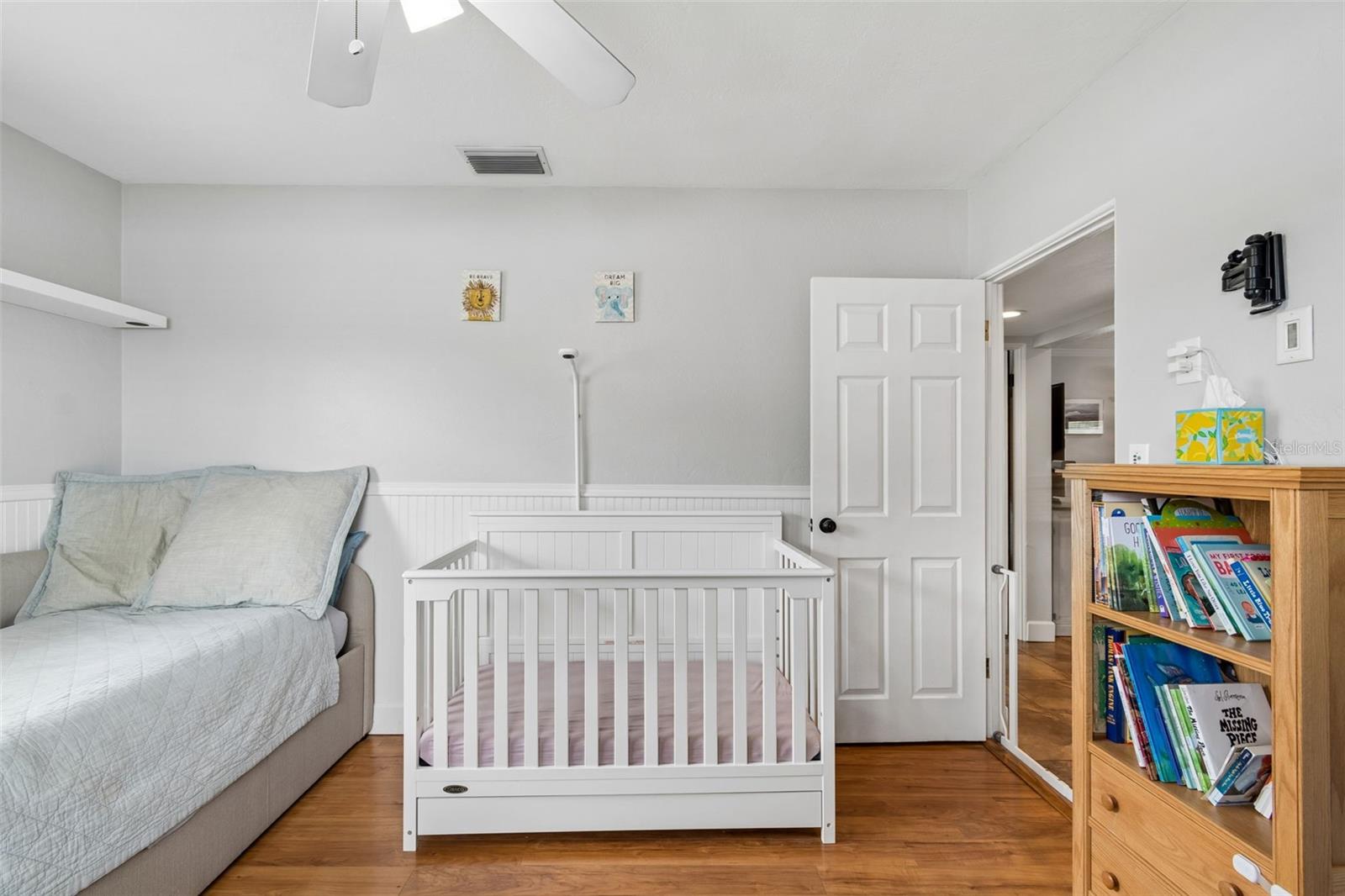 Listing photo id 30 for 3100 52nd Street N