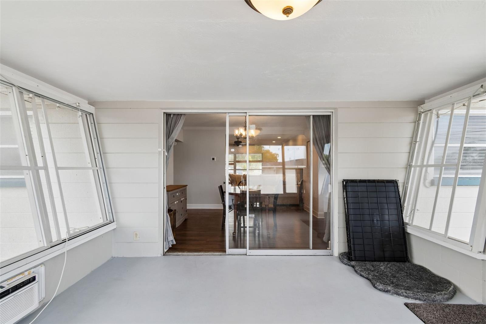 Listing photo id 32 for 3100 52nd Street N