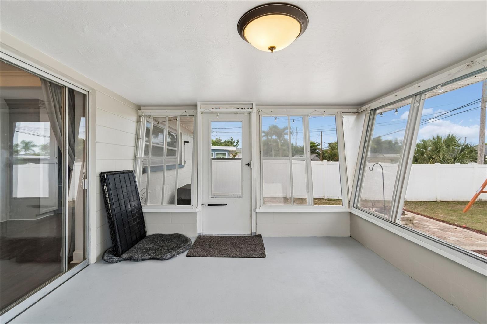 Listing photo id 33 for 3100 52nd Street N