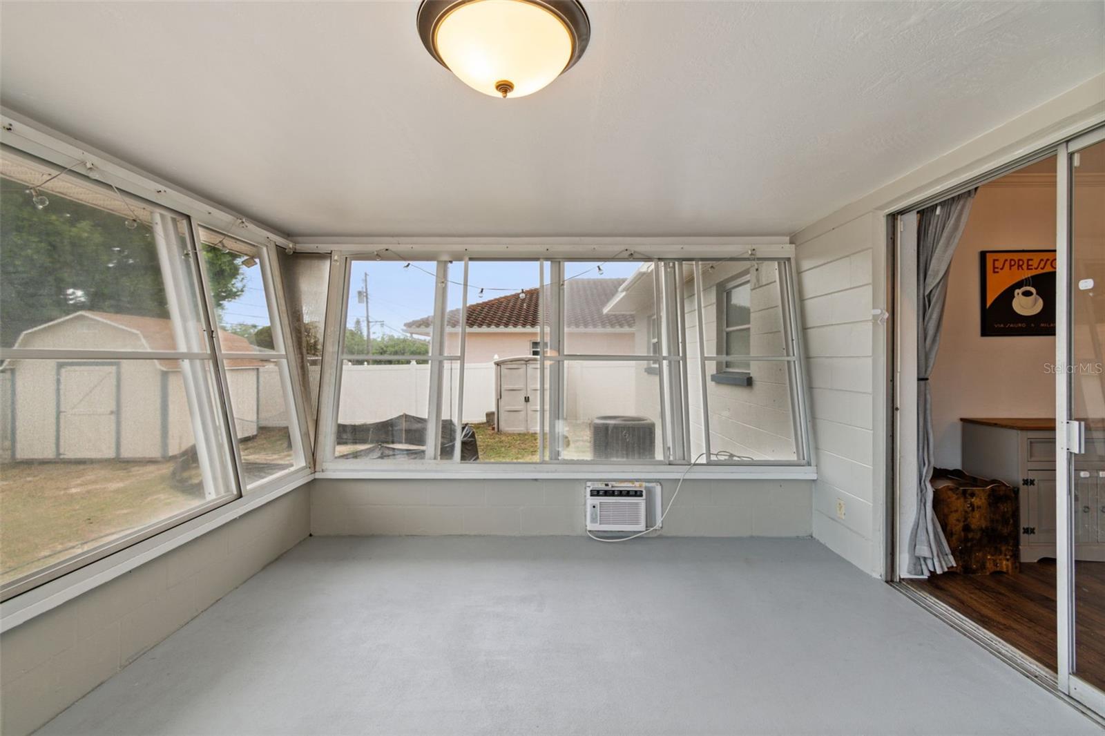 Listing photo id 34 for 3100 52nd Street N