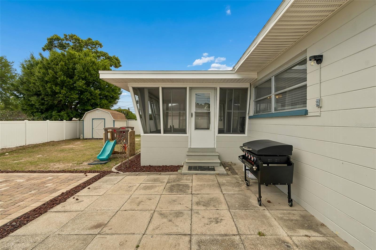 Listing photo id 36 for 3100 52nd Street N